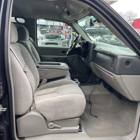 2005 Chevrolet Avalanche - Image 7 of 10