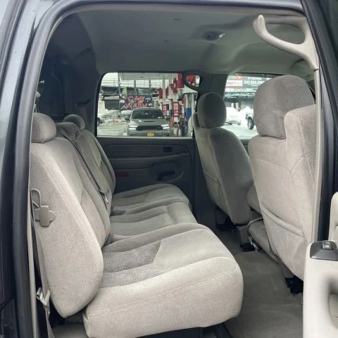 2005 Chevrolet Avalanche - Image 9 of 10