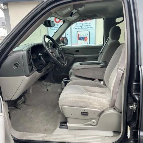 2005 Chevrolet Avalanche - Image 6 of 10
