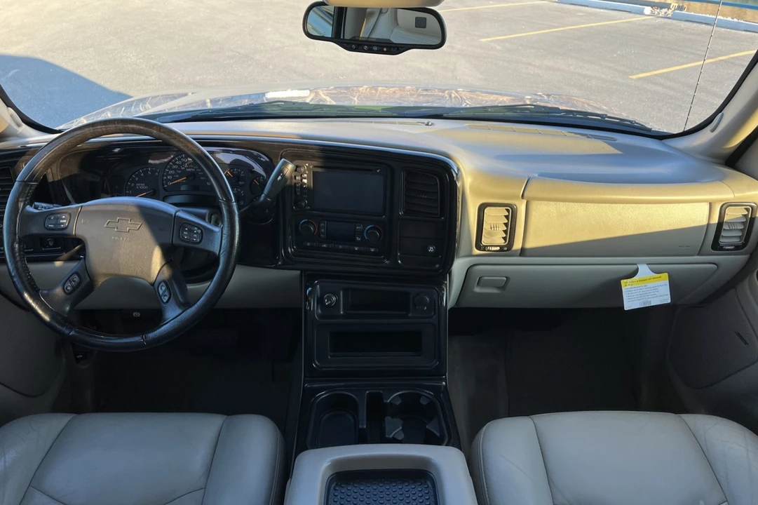 2005 Chevrolet Avalanche - Image 5 of 7