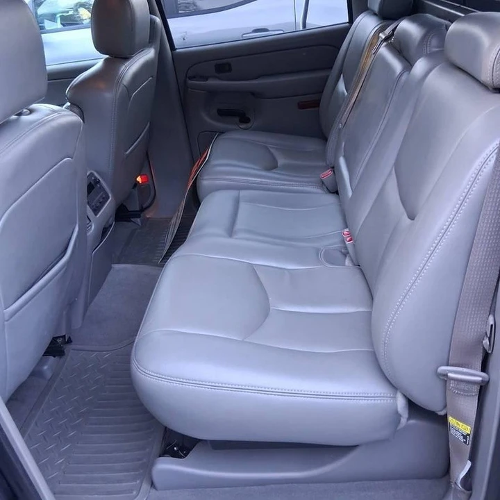 2005 Chevrolet Avalanche - Image 11 of 12