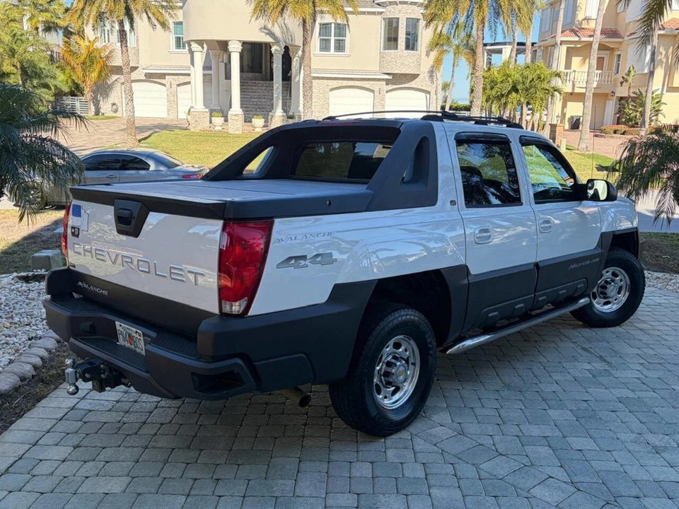 2005 Chevrolet Avalanche - Image 6 of 21