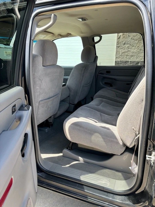 2005 Chevrolet Avalanche - Image 10 of 15
