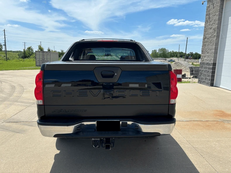 2005 Chevrolet Avalanche - Image 5 of 15