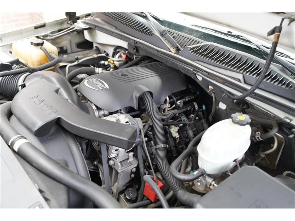 2005 Chevrolet Avalanche - Image 17 of 31