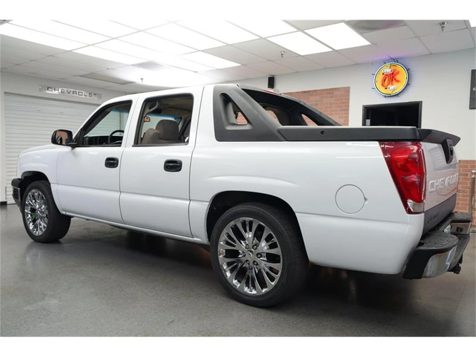 2005 Chevrolet Avalanche - Image 4 of 31