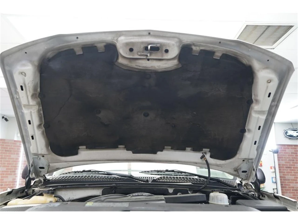 2005 Chevrolet Avalanche - Image 14 of 31