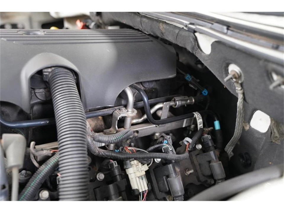 2005 Chevrolet Avalanche - Image 30 of 31