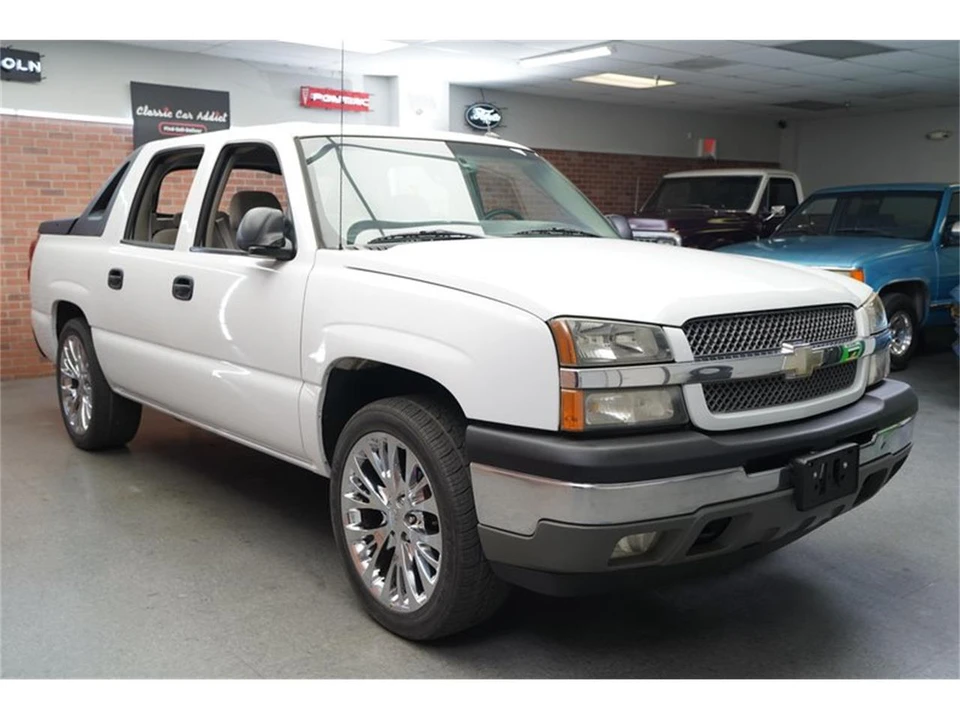 2005 Chevrolet Avalanche - Image 11 of 31