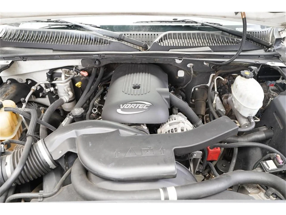 2005 Chevrolet Avalanche - Image 16 of 31