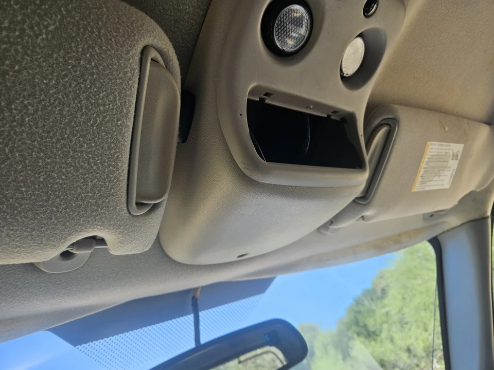2005 Chevrolet Avalanche - Image 14 of 18