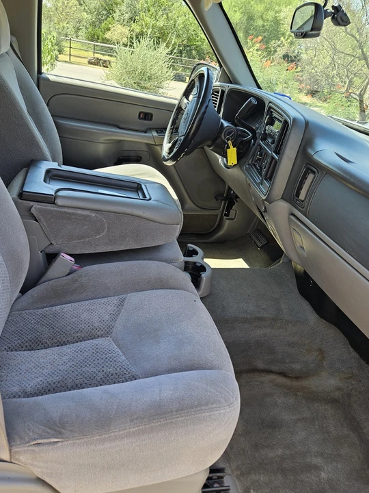 2005 Chevrolet Avalanche - Image 8 of 18