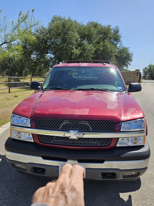 2005 Chevrolet Avalanche - Image 16 of 18