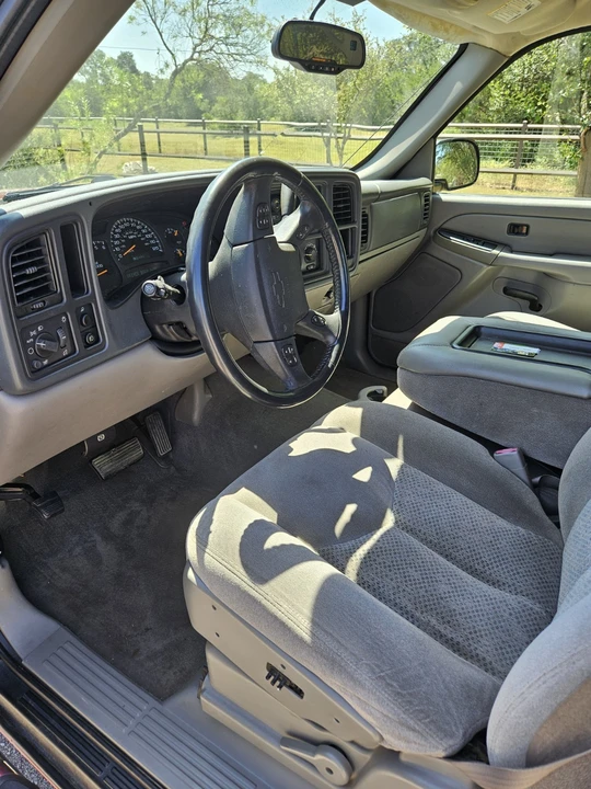2005 Chevrolet Avalanche - Image 11 of 18