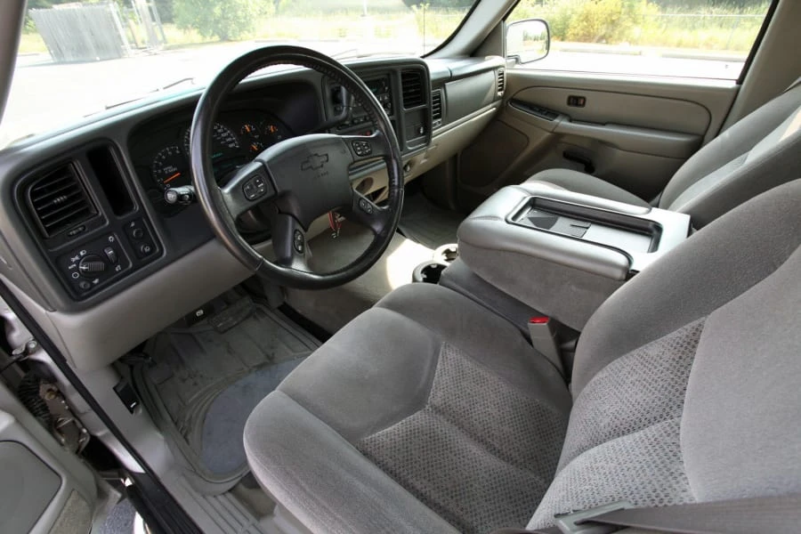 2005 Chevrolet Avalanche - Image 2 of 4