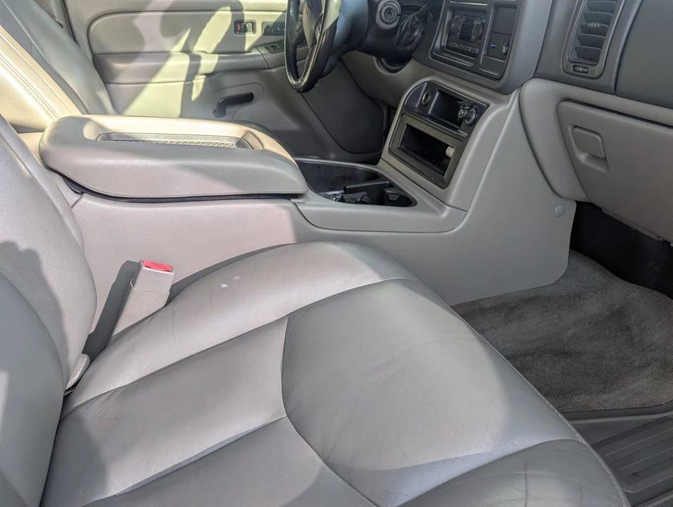 2005 Chevrolet Avalanche - Image 10 of 11