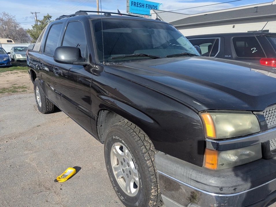 2005 Chevrolet Avalanche - Image 3 of 11