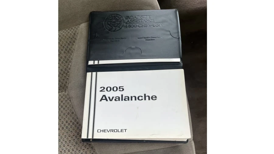 2005 Chevrolet Avalanche - Image 29 of 31