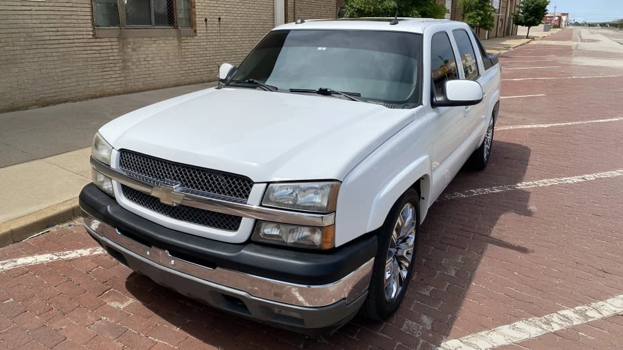 2005 Chevrolet Avalanche - Image 6 of 14