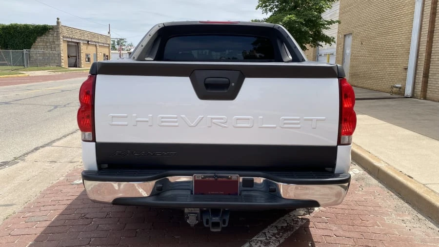 2005 Chevrolet Avalanche - Image 4 of 14
