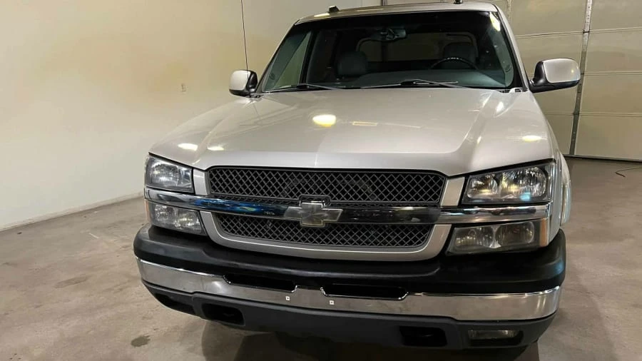 2005 Chevrolet Avalanche - Image 10 of 15