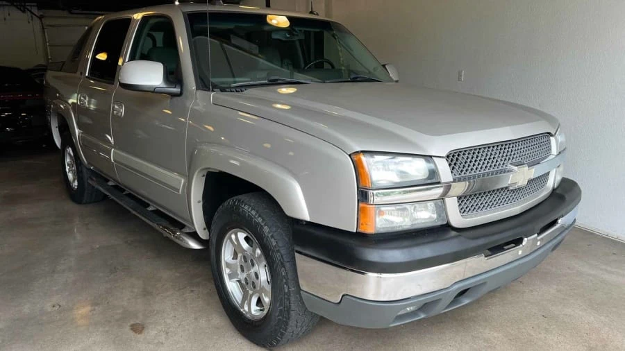 2005 Chevrolet Avalanche - Image 13 of 15