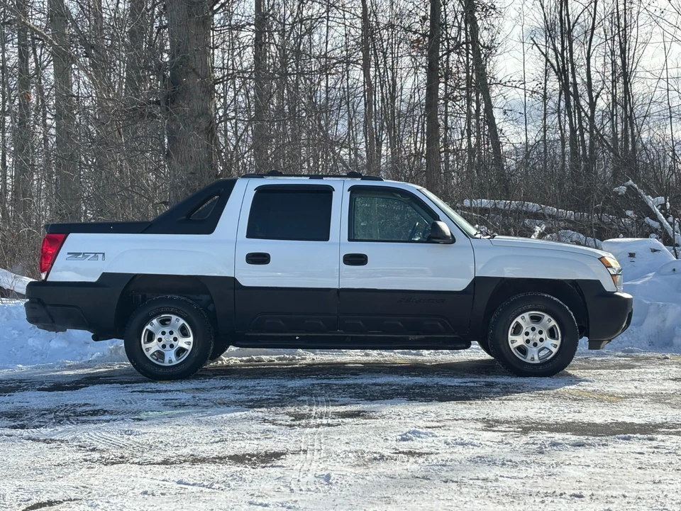 2005 Chevrolet Avalanche - Image 13 of 21