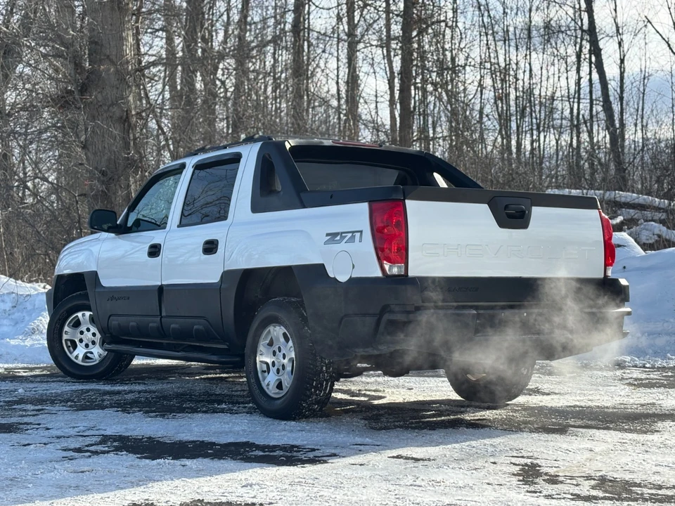 2005 Chevrolet Avalanche - Image 10 of 21