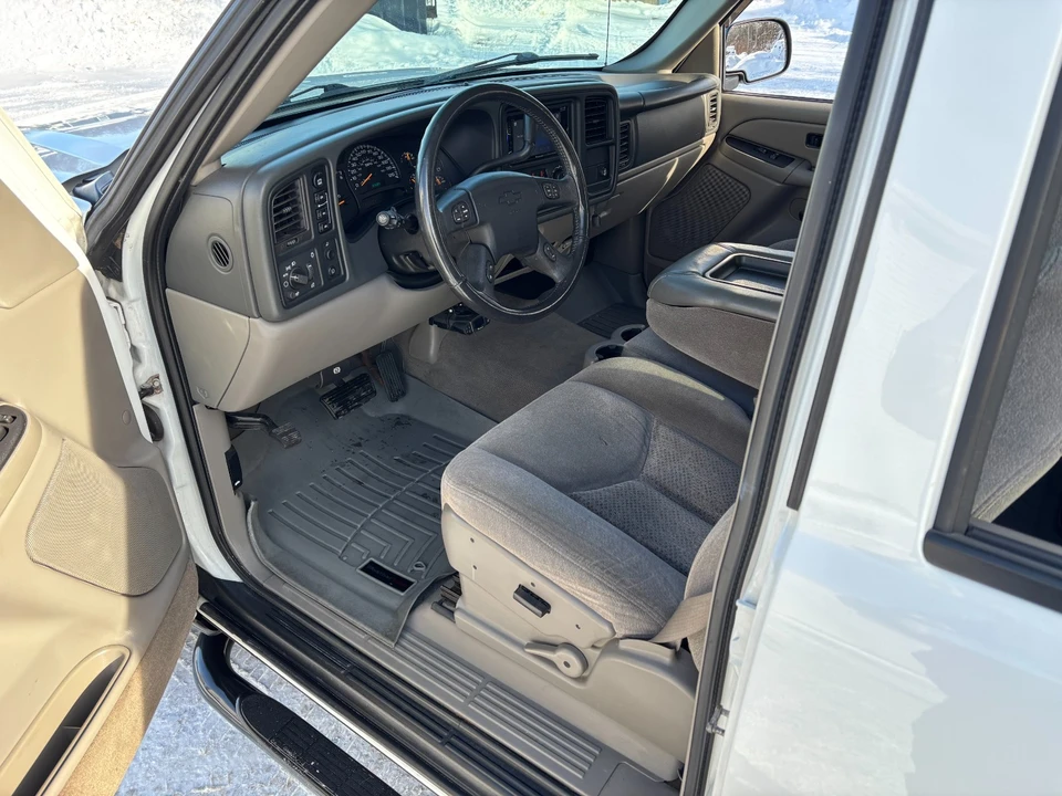 2005 Chevrolet Avalanche - Image 20 of 21