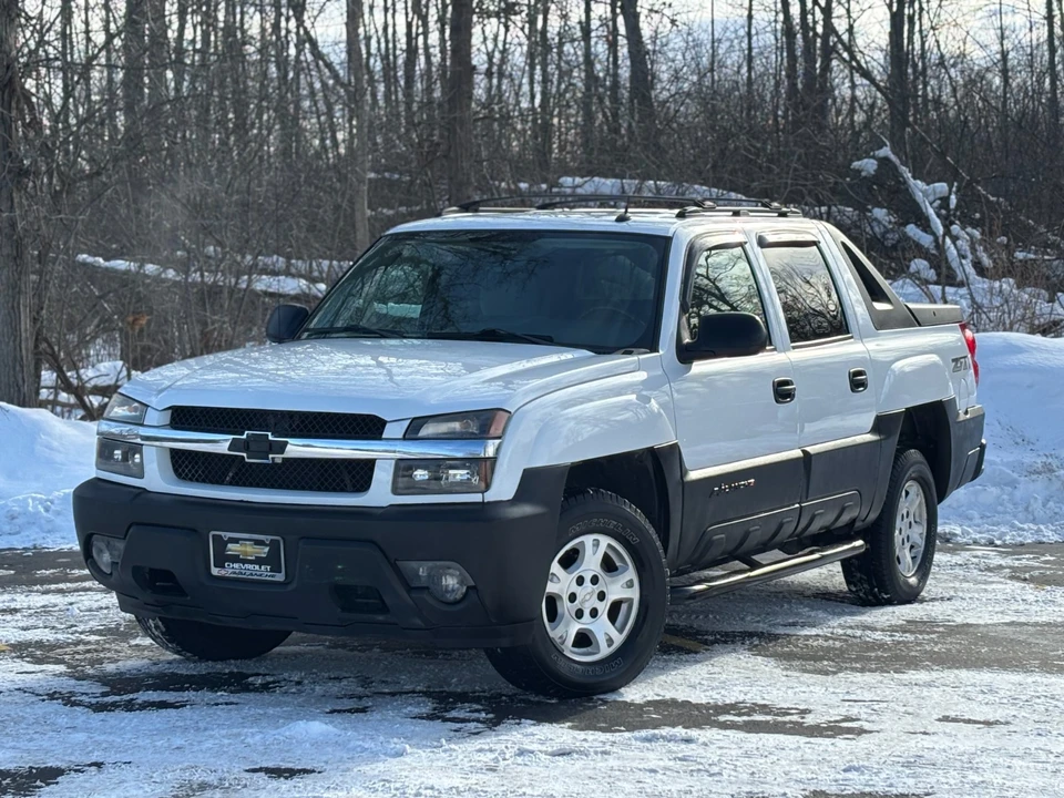 2005 Chevrolet Avalanche - Image 2 of 21