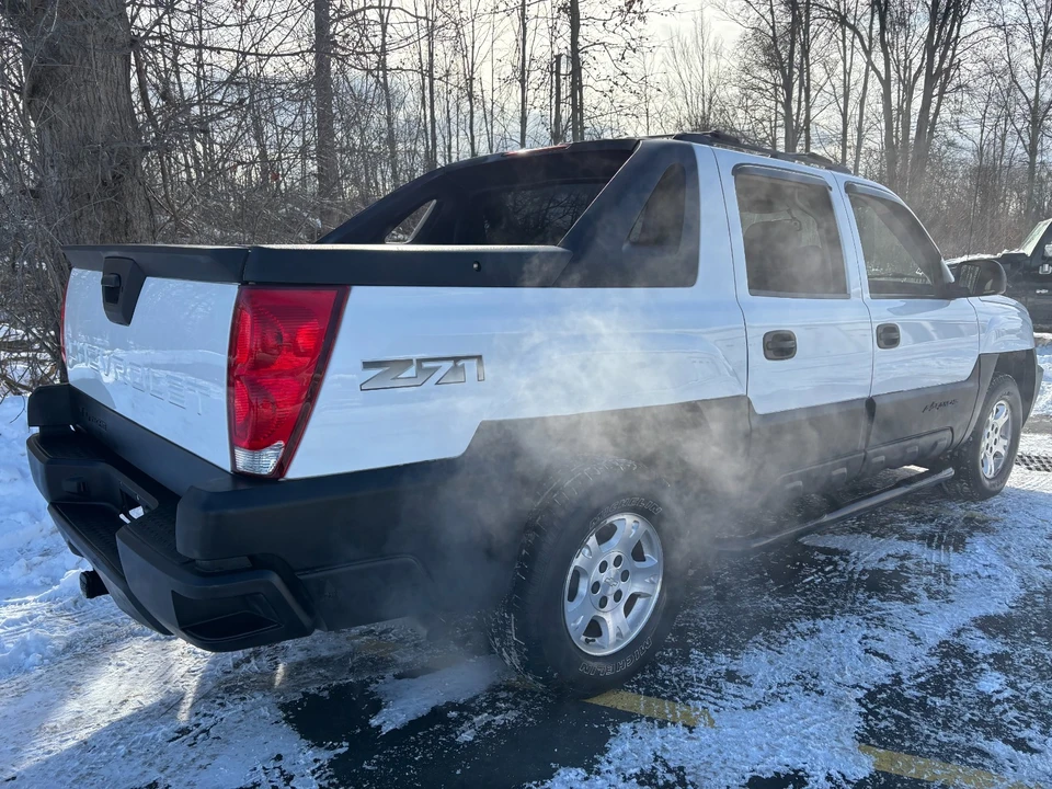 2005 Chevrolet Avalanche - Image 12 of 21