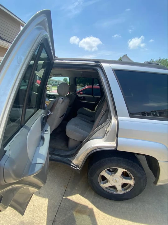 2005 Chevrolet Blazer - Image 8 of 13