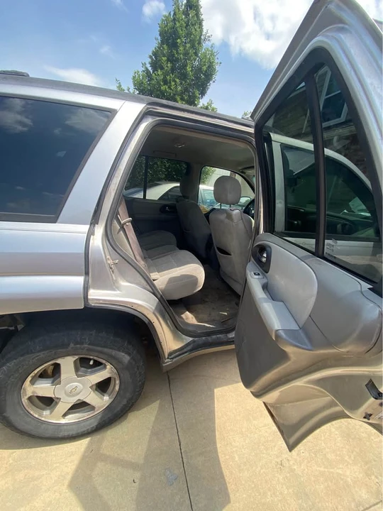 2005 Chevrolet Blazer - Image 12 of 13