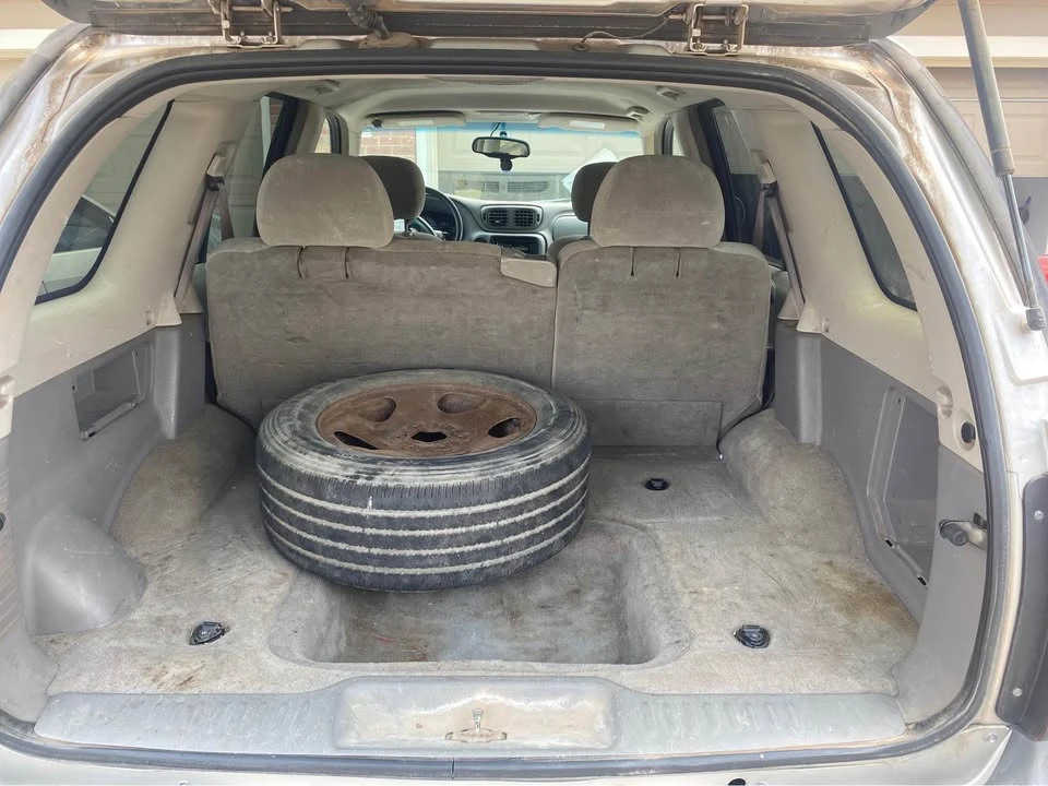 2005 Chevrolet Blazer - Image 10 of 13