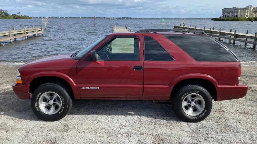 2005 Chevrolet S-10 Blazer 2nd Gen - Image 2 of 9