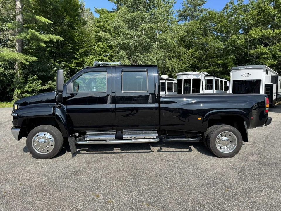 2005 Chevrolet Kodiak - Image 2 of 29