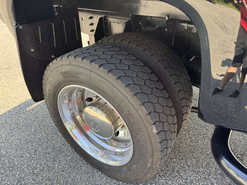 2005 Chevrolet Kodiak - Image 24 of 29