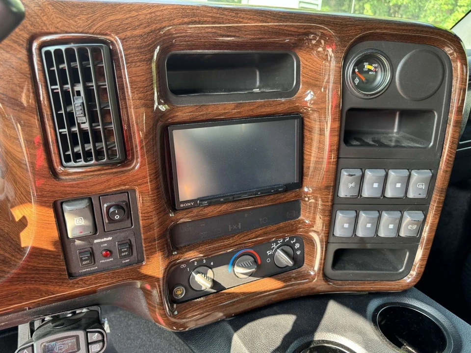 2005 Chevrolet Kodiak - Image 14 of 29