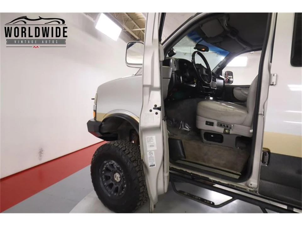 2005 Chevrolet C/K - Image 25 of 31