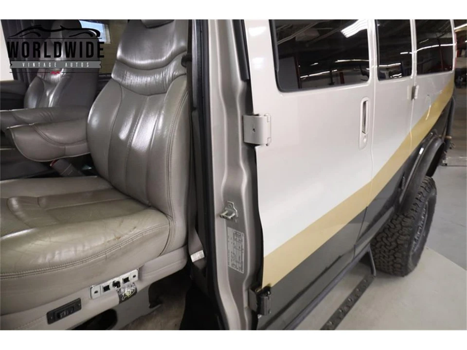 2005 Chevrolet C/K - Image 26 of 31