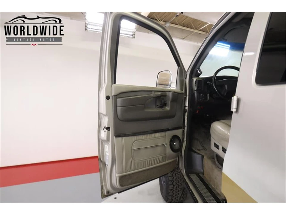 2005 Chevrolet C/K - Image 27 of 31