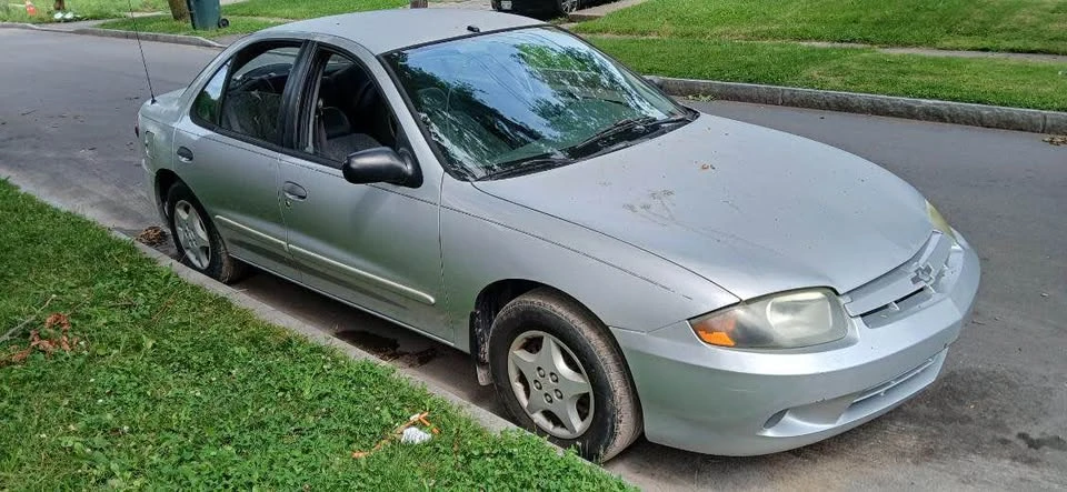 2005 Chevrolet Cavalier - Image 2 of 8