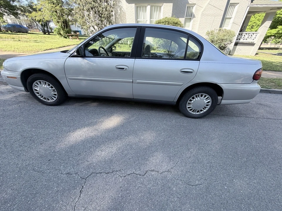 2005 Chevrolet Cavalier - Image 3 of 11