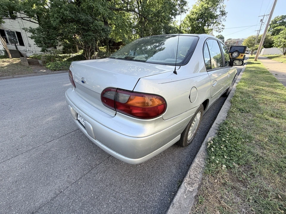 2005 Chevrolet Cavalier - Image 6 of 11