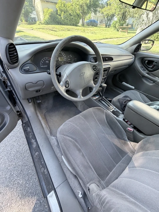 2005 Chevrolet Cavalier - Image 9 of 11