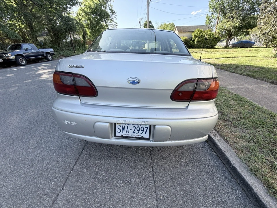 2005 Chevrolet Cavalier - Image 4 of 11