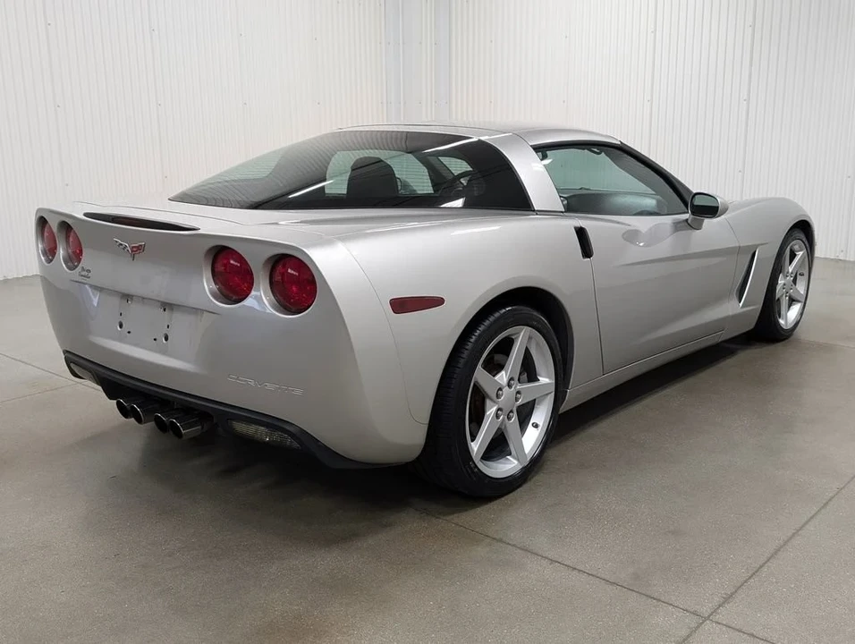 2005 Chevrolet Corvette C6 - Image 6 of 9