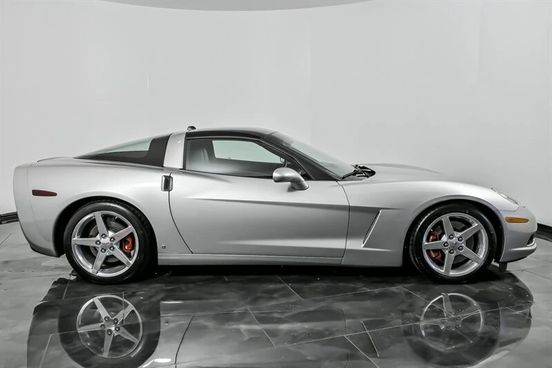 2005 Chevrolet Corvette C6 - Image 13 of 21