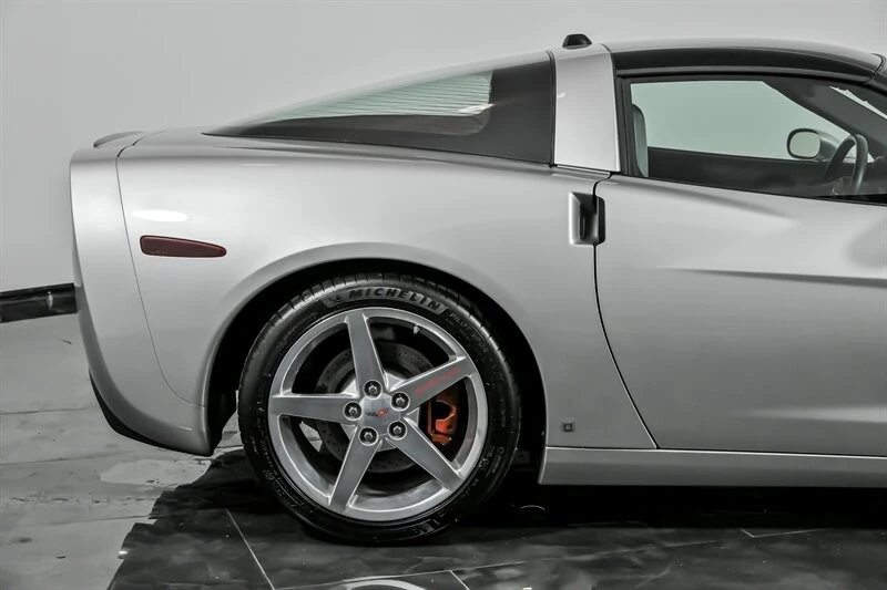 2005 Chevrolet Corvette C6 - Image 12 of 21