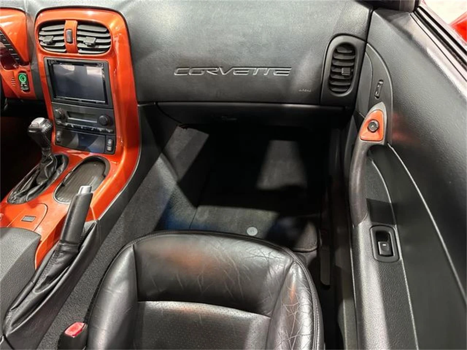 2005 Chevrolet Corvette C6 - Image 13 of 30